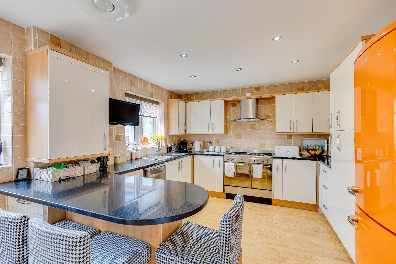 2 Priory Gardens, Barry, CF63 1FH